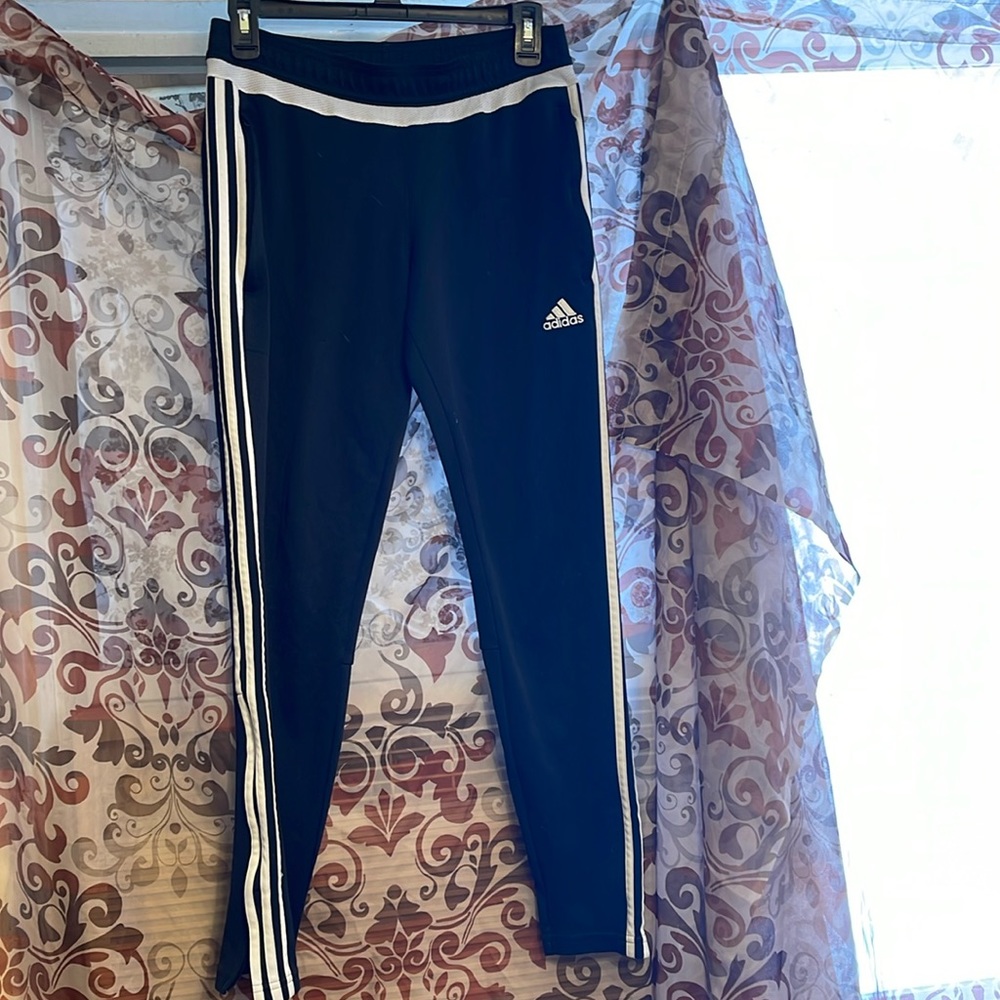 Unisex Adidas jogging pants with zipper pockets